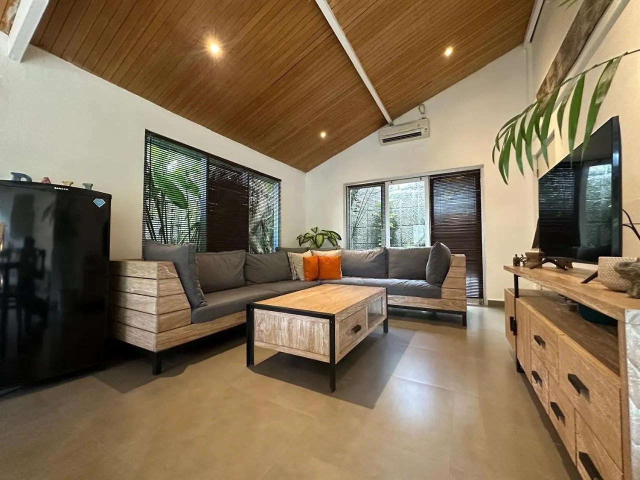 Seminyak 3 Bedrooms Villa Demen Private Pool Indonesia